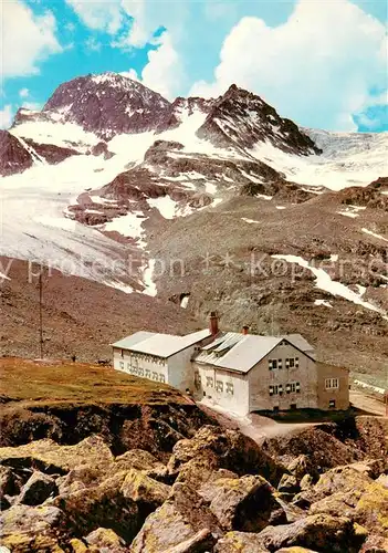 AK / Ansichtskarte Silvretta Wiesbadenerhuette mit Piz Buin Silvretta