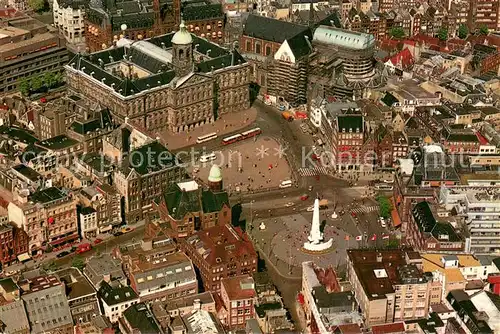 AK / Ansichtskarte Amsterdam__NL Luchtopname van de Dam met het Koninklijk Paleis Nationale Monument Dam Koeniglicher Palast Nationaldenkmal 