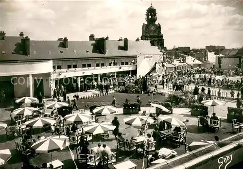 AK / Ansichtskarte Nantes_44 Terrasse des Grands Magasins Decre Nantes Le Beffroi de Sainte Croix 