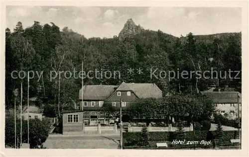 AK / Ansichtskarte Oybin Hotel zum Bad mit Zittauer Gebirge Oybin