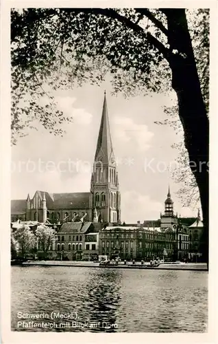 AK / Ansichtskarte Schwerin__Mecklenburg Pfaffenteich mit Domblick 