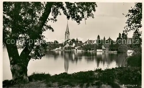 AK / Ansichtskarte Berlingen_Untersee Uferpartie am See Blick zur Kirche Berlingen Untersee