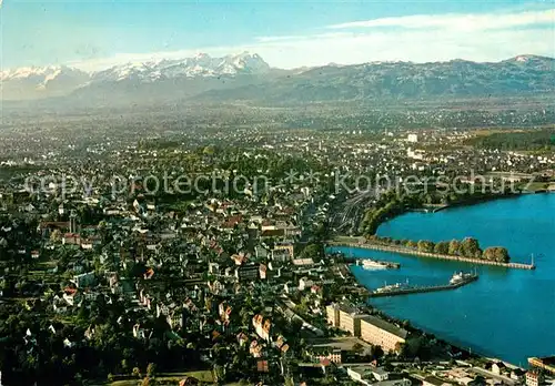 AK / Ansichtskarte Bregenz_Bodensee Fliegeraufnahme mit Schweizer Bergen Bregenz Bodensee