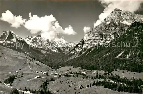 AK / Ansichtskarte Schwenden_Diemtigtal mit Rothorn Spillgerten und Seehorn Schwenden Diemtigtal