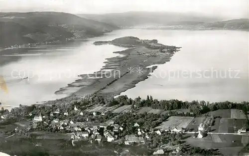 AK / Ansichtskarte Erlach_Bielersee_BE Fliegeraufnahme mit St Peterinsel 