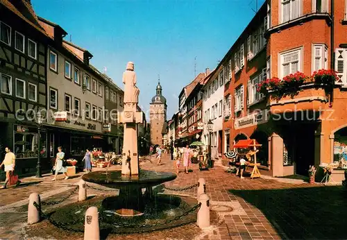 AK / Ansichtskarte Buchen_Odenwald Fussgaengerzone mit Pilgrim von Buchheim Brunnen und Stadtturm Buchen Odenwald