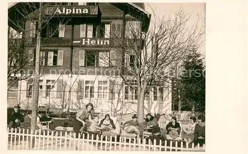 AK / Ansichtskarte Adelboden Alpina Heim Aussenansicht m.Partie a. Sonnenbaden Adelboden