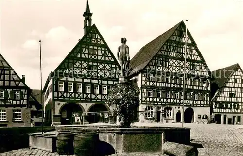 AK / Ansichtskarte Dornstetten_Wuerttemberg Marktplatz mit Brunnen Dornstetten_Wuerttemberg