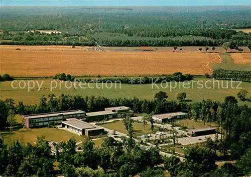 AK / Ansichtskarte Ahrensburg Haus Eichkraft der Friedrich Ebert Stiftung Fliegeraufnahme Ahrensburg