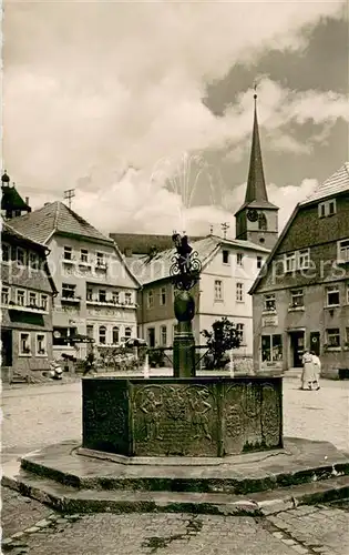 AK / Ansichtskarte Bischofsheim_Rhoen Marktplatz Brunnen Bischofsheim Rhoen