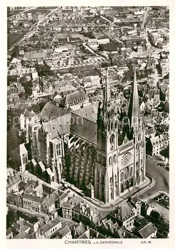 AK / Ansichtskarte Chartres_28 La Cathedrale Vue aerienne 