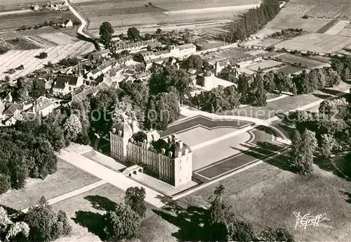 AK / Ansichtskarte Cheverny Vue aerienne Le Chateau Cheverny