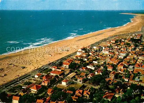 AK / Ansichtskarte Soulac sur Mer Vue aerienne de la Plage et du Front de mer Soulac sur Mer