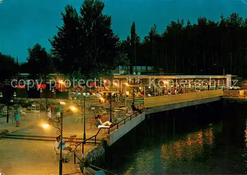 AK / Ansichtskarte Porec_Croatia Terrasse Plava laguna bei Nacht 