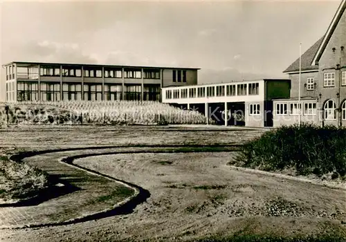 AK / Ansichtskarte Westerland_Sylt Neue Liegehalle am Warmbadehaus Westerland_Sylt