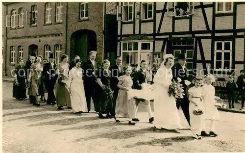 AK / Ansichtskarte Polle Hochzeit Gruppe Polle