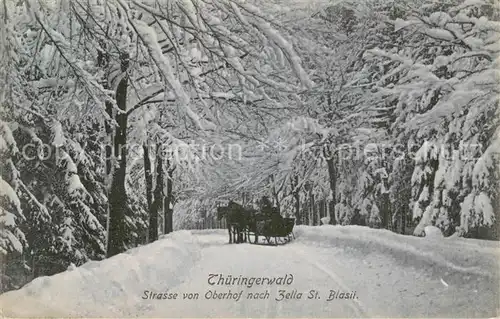 AK / Ansichtskarte Oberhof_Thueringen Thueringerwald Kutsche Im Winter Strasse Oberhof Zella St.Blasii Oberhof Thueringen