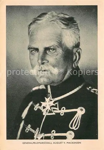 AK / Ansichtskarte Militaria_Generaele_Stab Eisener Kreuz Generalfeldmarschall August v. Mackensen Militaria_Generaele_Stab