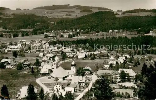 AK / Ansichtskarte Hinterzarten Panorama Hoehenluftkurort im Schwarzwald Hinterzarten