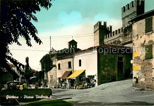 AK / Ansichtskarte Gradara_Pesaro_IT Piazza Umberto I 