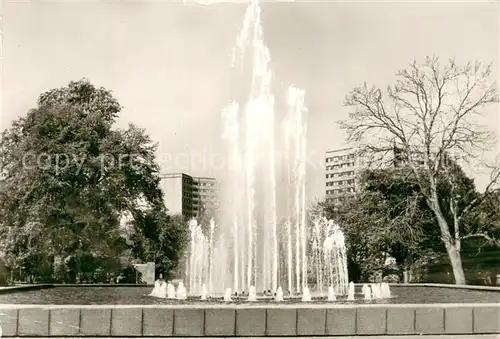 AK / Ansichtskarte Dessau Rosslau Im Stadtpark Fontaene Dessau Rosslau