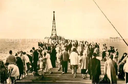 AK / Ansichtskarte Warnemuende_Ostseebad Seebruecke Handabzug Warnemuende_Ostseebad