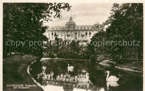 AK / Ansichtskarte Duesseldorf Hofgarten mit Parkhotel Schwanenteich Duesseldorf