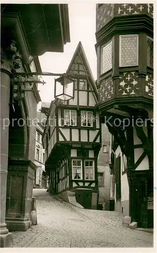 AK / Ansichtskarte Bernkastel Kues Spitzhaus Fachwerkhaeuser Altstadt Bernkastel Kues