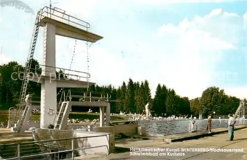 AK / Ansichtskarte Winterberg_Hochsauerland Schwimmbad am Kurhaus Sprungturm Heilklimatischer Kurort Winterberg_Hochsauerland