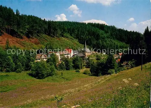 AK / Ansichtskarte Schwarzenbach_Wald Ortsansicht mit Kirche und Gasthof Rodachtal Schwarzenbach Wald