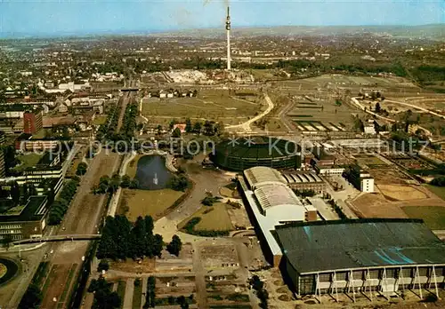 AK / Ansichtskarte Dortmund Westfalenpark mit Florianturm Westfalenhalle und neuer Halle fuer Sonderschauen Fliegeraufnahme Dortmund