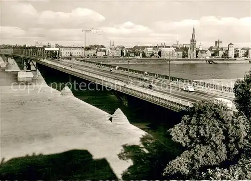 AK / Ansichtskarte Duesseldorf Oberkasseler Bruecke mit Rheinfront Duesseldorf