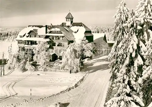 AK / Ansichtskarte Kniebis_Freudenstadt Kurhotel u. Wintersportplatz Winter  Kniebis_Freudenstadt