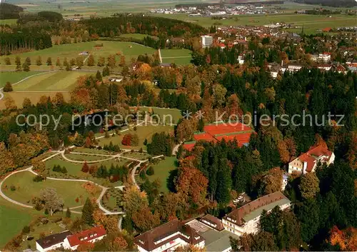 AK / Ansichtskarte Bad_Woerishofen Fliegeraufnahme mit Kurpark und Tennisanlage Bad_Woerishofen