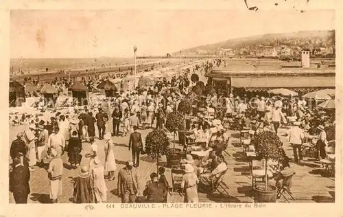 AK / Ansichtskarte Deauville sur Mer Plage Fleurie LHeure du Bain 