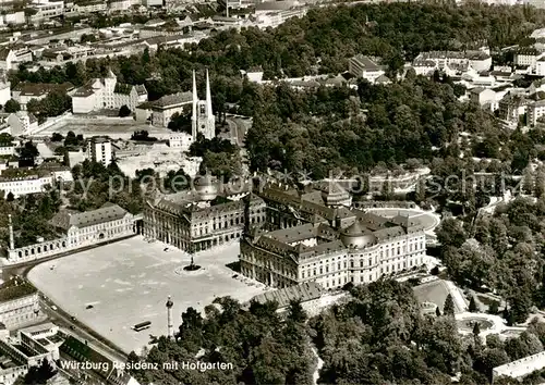 AK / Ansichtskarte Wuerzburg Residenz mit Hofgarten Fliegeraufnahme Wuerzburg