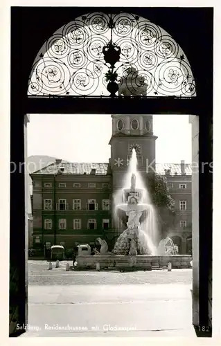 AK / Ansichtskarte Salzburg__AT Residenzbrunnen mit Glockenspiel 