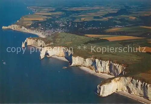 AK / Ansichtskarte Etretat_76 Vue aerienne sur les falaises La Cote Normandie 