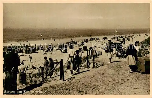 AK / Ansichtskarte 73795253 Bergen_aan_Zee_NL Strandgezicht 