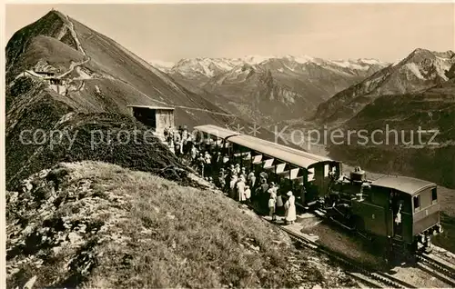 AK / Ansichtskarte Brienzer_Rothorn_Brienzerrothorn_BE Station mit Hotel und Gipfel Zahnradbahn Fernsicht Alpenpanorama 