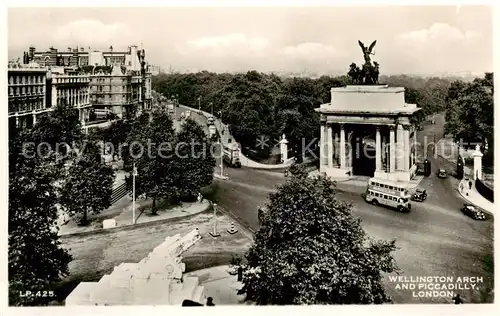 AK / Ansichtskarte 73797404 London__UK Wellington Arch and Piccadilly 