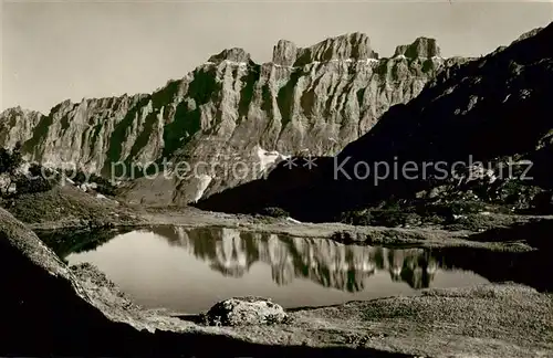 AK / Ansichtskarte Sustenpass_2262m_BE mit Seeboden und Wendenstoecke 