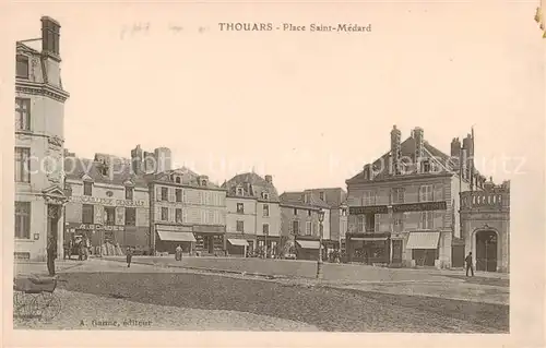 AK / Ansichtskarte 13798655 Thouars_ 79_Deux-Sevres Place Saint Medard 