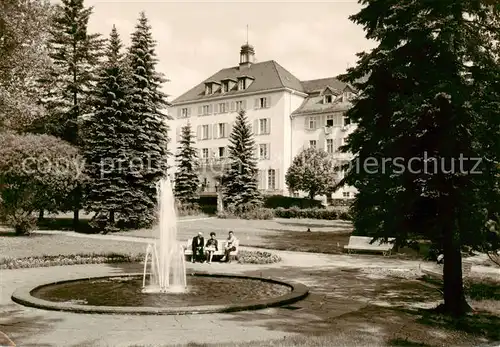 AK / Ansichtskarte 73801782 Bad_Brambach Sanatorium Juliot Curie Haus Springbrunnen Bad_Brambach