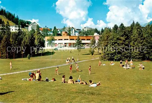 AK / Ansichtskarte Davos_GR Hallenbad Liegewiese  Davos_GR