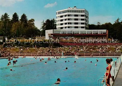 AK / Ansichtskarte 73803632 Oberursel_Taunus Schwimmbad mit Bad Hotel Oberursel Taunus
