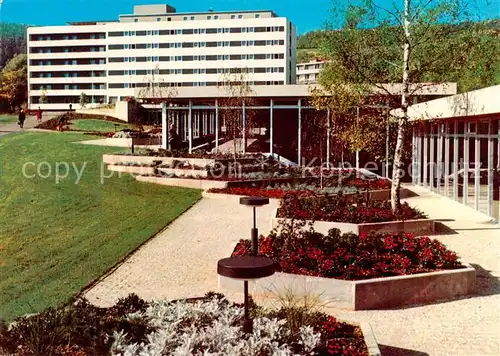 AK / Ansichtskarte 73803639 Bad_Soden-Salmuenster Wandelhalle mit Blick zum Park Sanatorium Bad_Soden-Salmuenster