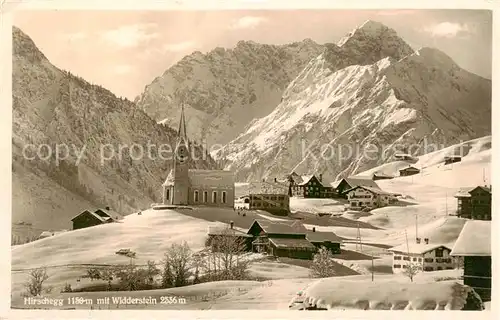 AK / Ansichtskarte 73808907 Hirschegg_Kleinwalsertal_Vorarlberg mit Kirche und Widderstein Hirschegg_Kleinwalsertal