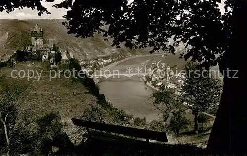 AK / Ansichtskarte 73810471 Cochem_Kochem_Mosel Blick von den drei Kreuzen auf Cochem mit Burg 