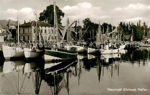 AK / Ansichtskarte 73812302 Neustadt_Holstein Hafen Neustadt_Holstein